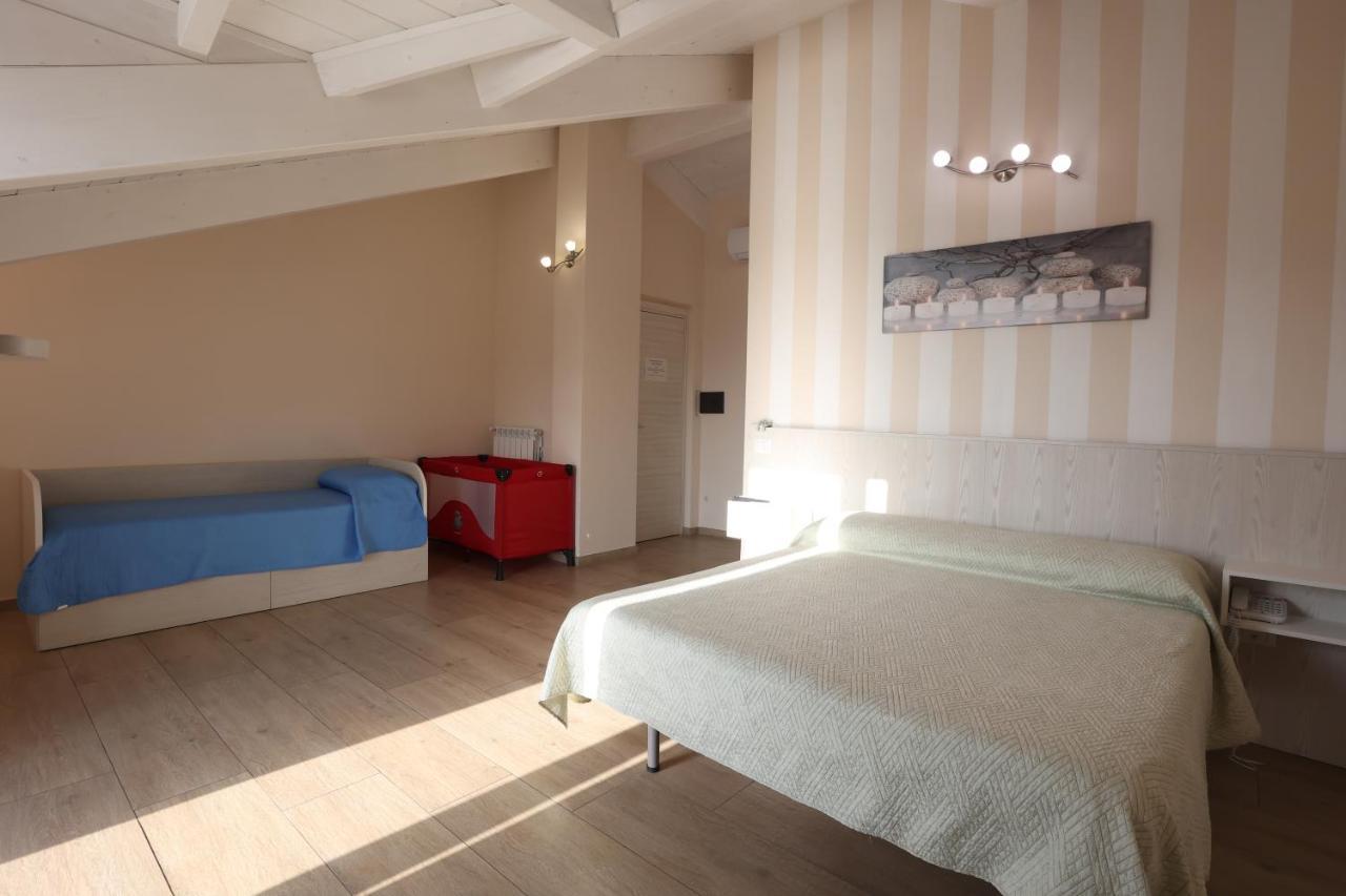 B&B Oliveto กาแซร์ตา ภายนอก รูปภาพ