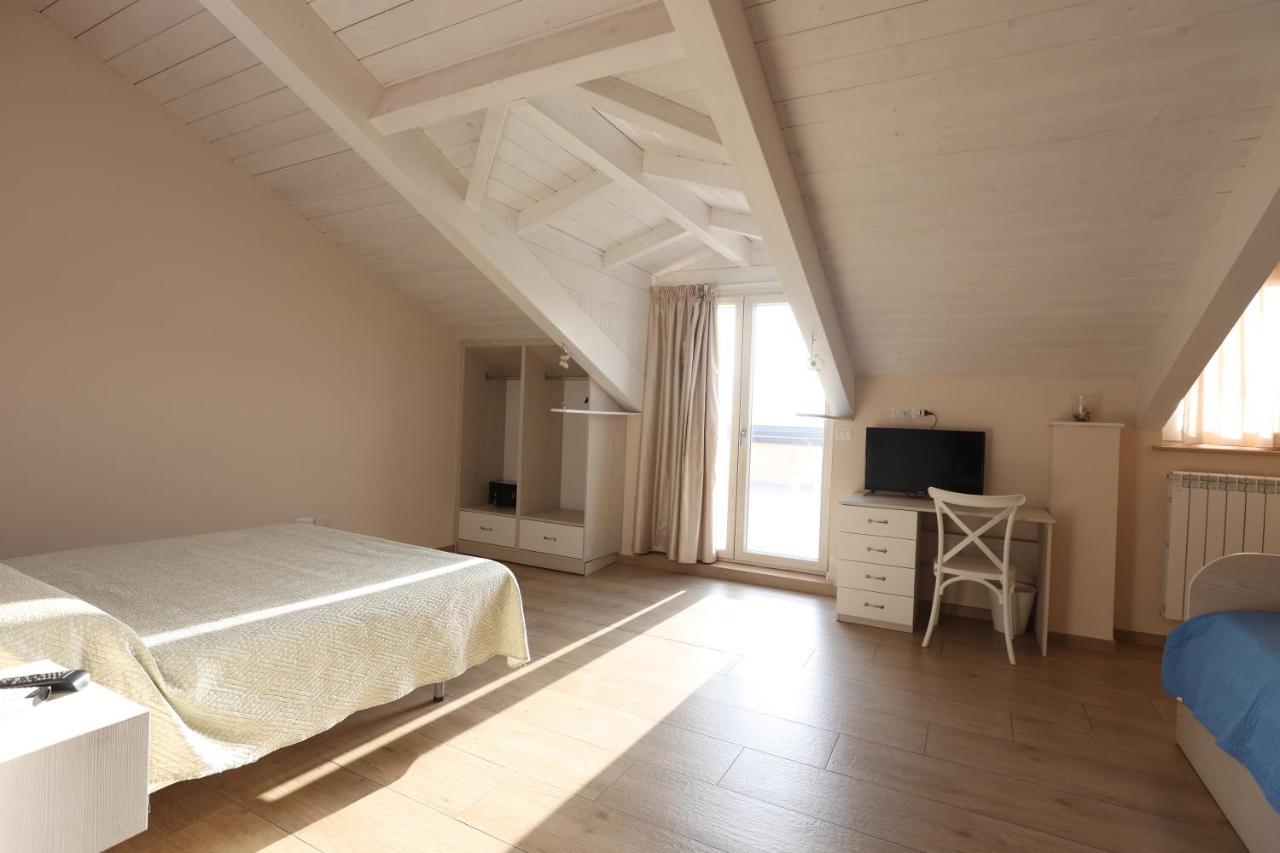 B&B Oliveto กาแซร์ตา ภายนอก รูปภาพ