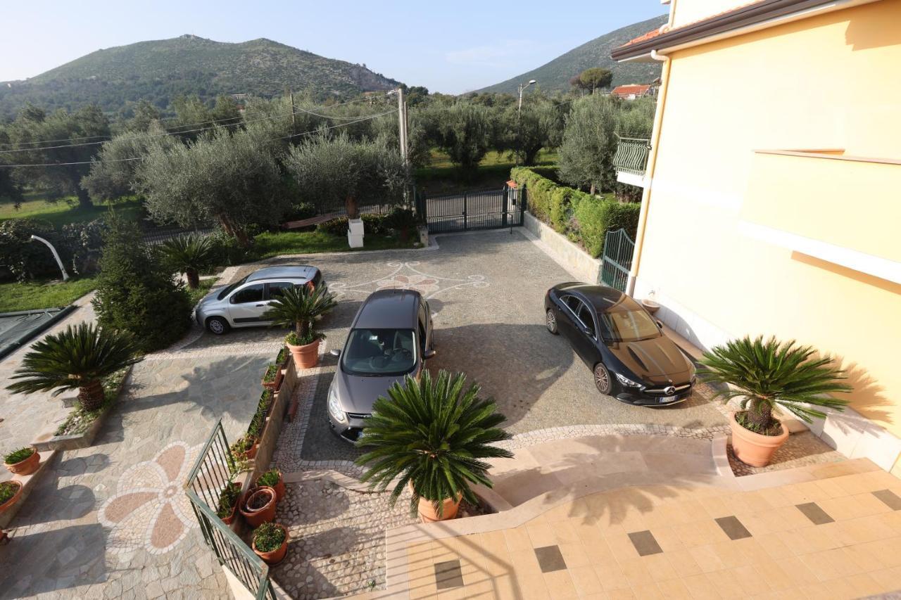 B&B Oliveto กาแซร์ตา ภายนอก รูปภาพ