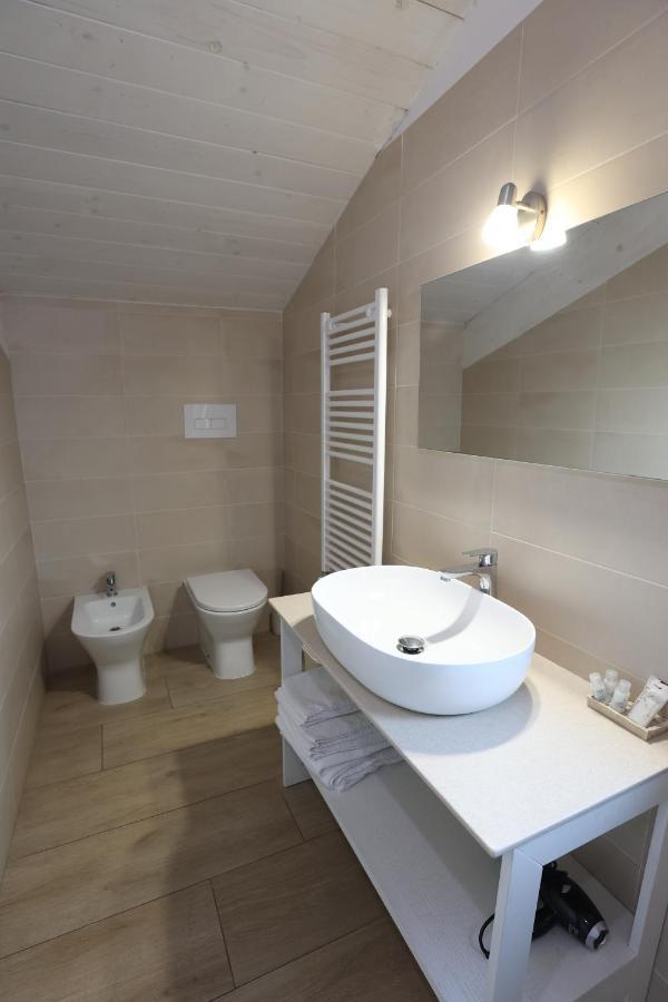 B&B Oliveto กาแซร์ตา ภายนอก รูปภาพ