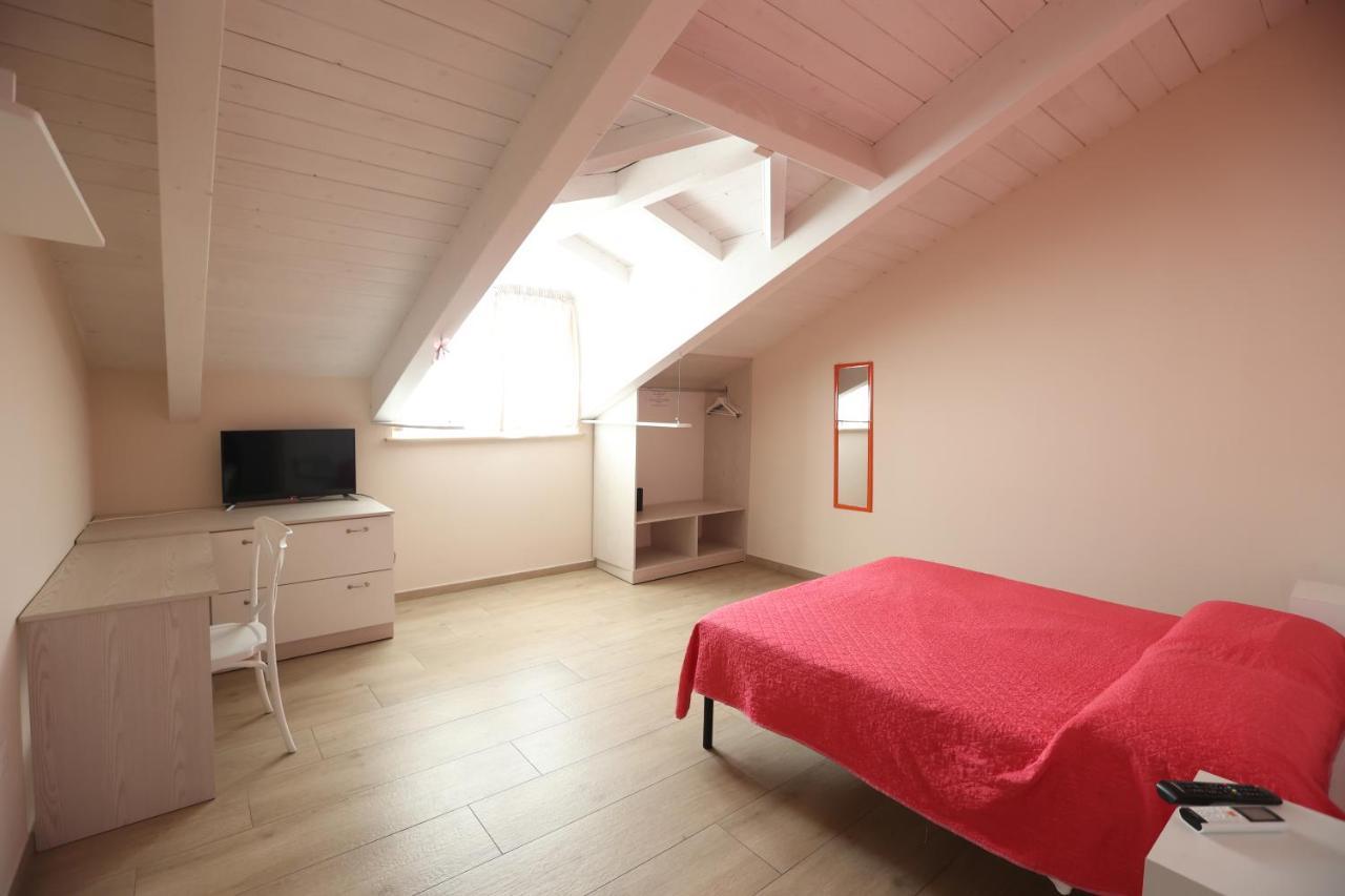B&B Oliveto กาแซร์ตา ภายนอก รูปภาพ