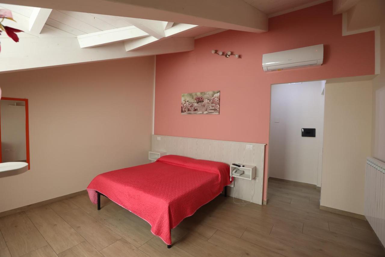 B&B Oliveto กาแซร์ตา ภายนอก รูปภาพ