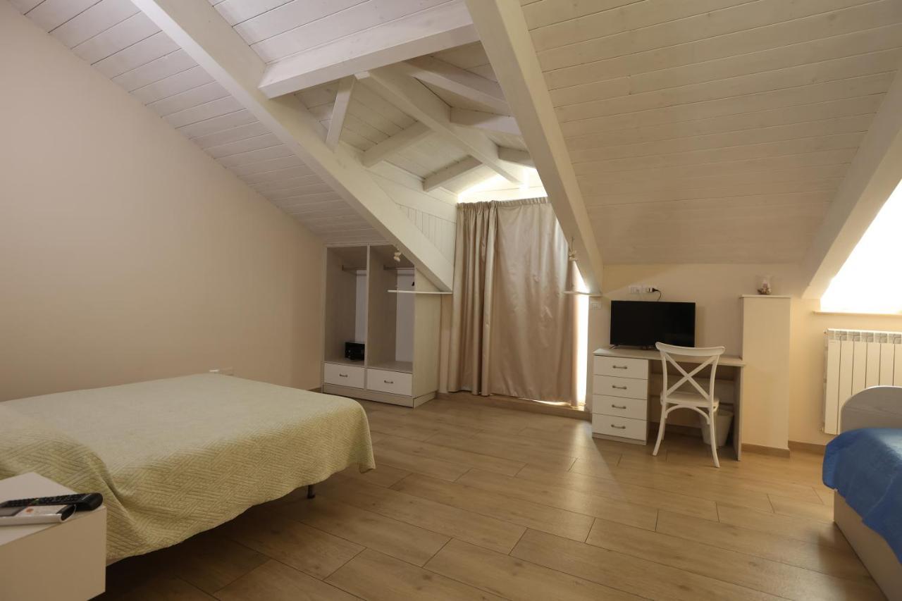 B&B Oliveto กาแซร์ตา ภายนอก รูปภาพ